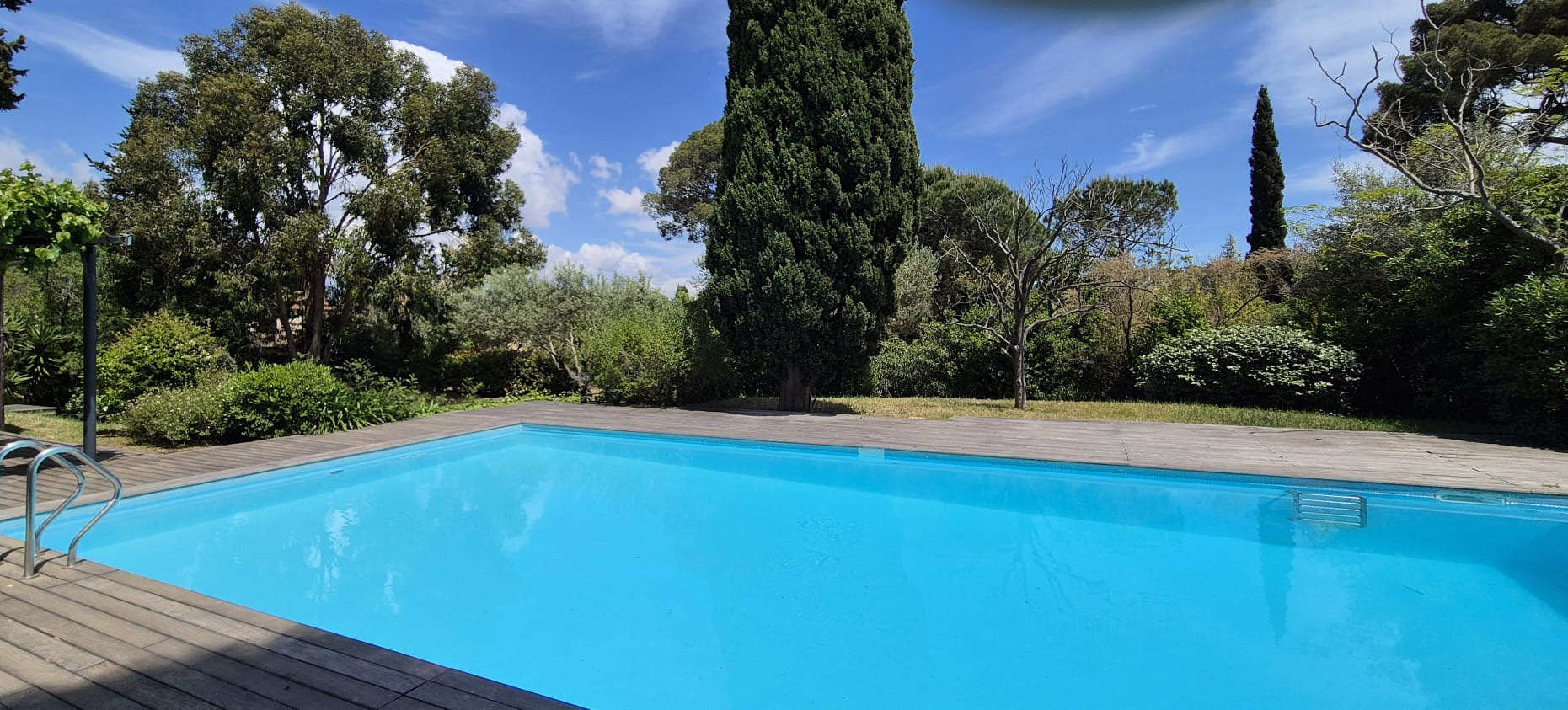 Maison à vendre à La garde, 400 m², 10 pièces – photo 1 sur 4